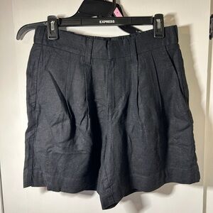 Ladies Express High-Waisted Black Pleated Linen Shorts